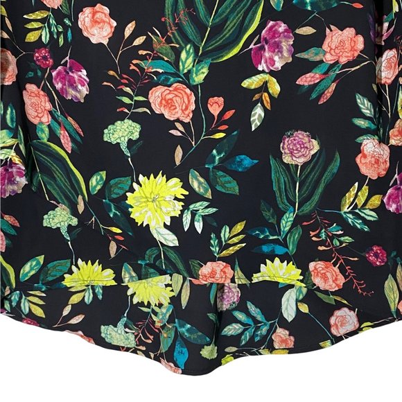 Chelsea and Theodore Top Black Multi Pattern Floral - Picture 8 of 13